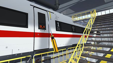 Schienenfahrzeuginstandhalter bei Wartung eines ICE-Zuges in einer Werkhalle