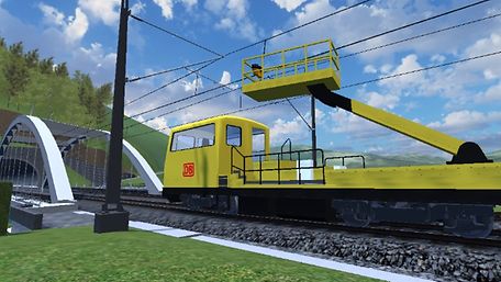 Oberleitungsmonteur bei Arbeiten an der Bahnstrom-Oberleitung mit Hubarbeitsbühne